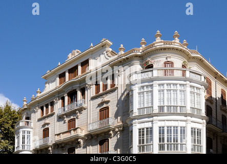 Gebäude mit Erker in Palma di Mallorca, Spanien, Europa. - Edificio con oriel a Palma di Maiorca, Spagna, Europa. Foto Stock