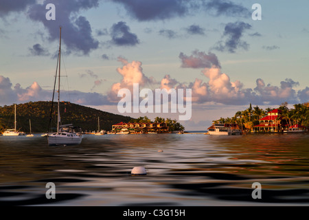 Tramonto in North Sound, Virgin Gorda, Isole Vergini Britanniche. Foto Stock