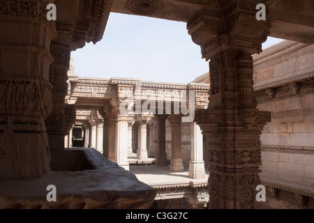 Dettagli architettonici di un edificio, Adalaj Vav, Ahmedabad, Gujarat, India Foto Stock