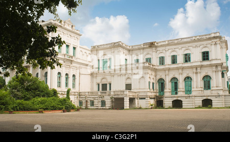 Basso angolo di visione di un edificio, Biblioteca Nazionale di India, Calcutta, West Bengal, India Foto Stock