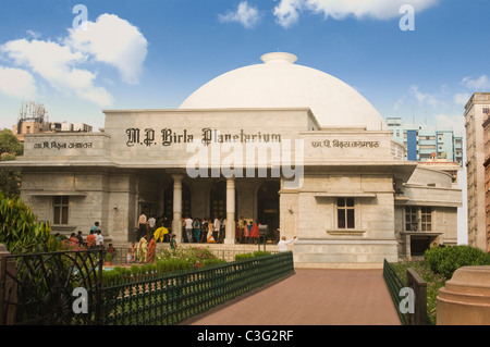 Facciata di un planetario, B.M. Birla Planetarium, Calcutta, West Bengal, India Foto Stock