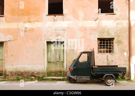 Piaggio Ape mini pickup a Levanto, Italia Foto Stock