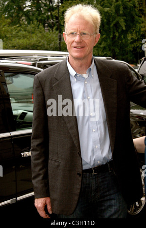 Ed Begley, Jr attore e attivista al di fuori della sua Manhattan Hotel New York City, Stati Uniti d'America - 08.09.09 Ray Filmano / Foto Stock