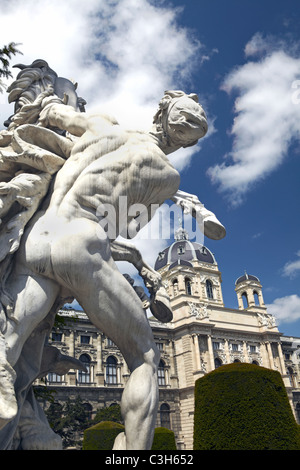 Statua, Museo di Storia Naturale di Vienna, Austria Foto Stock