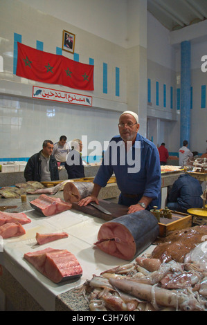 Marche Central de Poissons mercato di pesce a Le Grand Socco square Tangeri Marocco Africa settentrionale Foto Stock