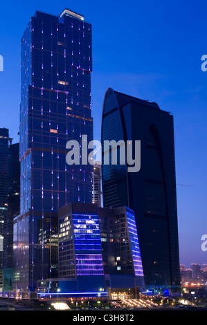 La Russia città moderni grattacieli di Mosca al tramonto Foto Stock