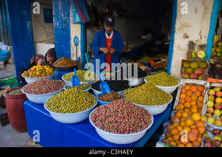 Olive in Mellah il quartiere ebraico di essaouira marocco centrale Africa settentrionale Foto Stock