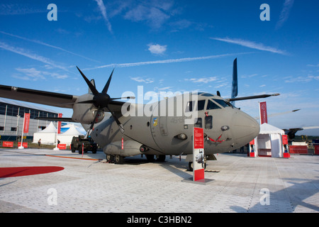 Italia Air Force Alenia C-27J Spartan da 46 Squadron basato a Pisa/San Giusto AB a Farnborough Airshow 2010, UK. Foto Stock