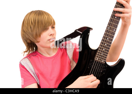 Adolescente musicista suona la chitarra Foto Stock