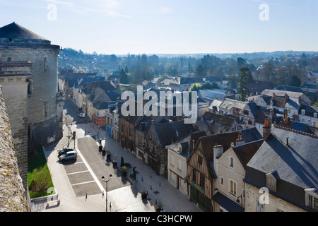 Vista del centro storico della città dalle mura del castello, Chateau d'Amboise, valle della Loira, Touraine, Francia Foto Stock