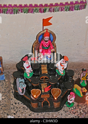 Re Shivaji e statue sul piccolo forte made in Diwali Festival, India Foto Stock