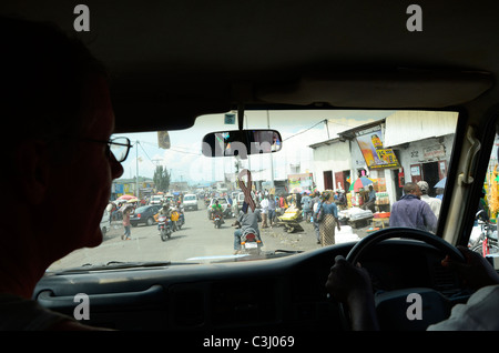 Scena di strada di Goma, città di eruzioni vulcaniche, sul lago Kivu nell est della Repubblica Democratica del Congo nella Rift Valley. Foto Stock