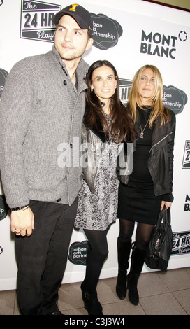 Attori Ashton Kutcher, Demi Moore e Jennifer Aniston arrivano al 9° 24 Ora gioca su Broadway afterparty presso il Foto Stock