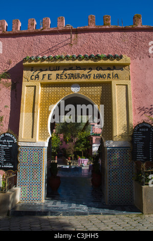 Il cafe ristorante La Noria esterno Medina città vecchia Fez Marocco settentrionale Africa Foto Stock