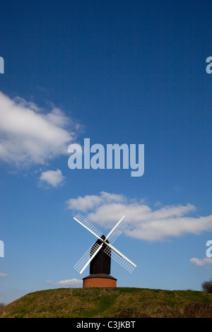 In legno antico mulino a vento navigato a Brill, Buckinghamshire, Inghilterra Foto Stock