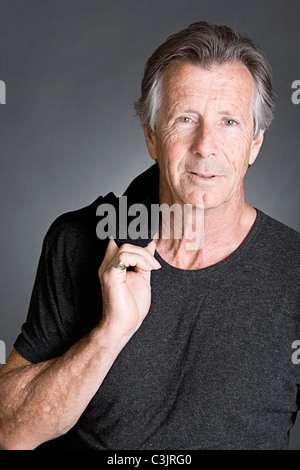 Ritratto in studio di uomo senior Foto Stock