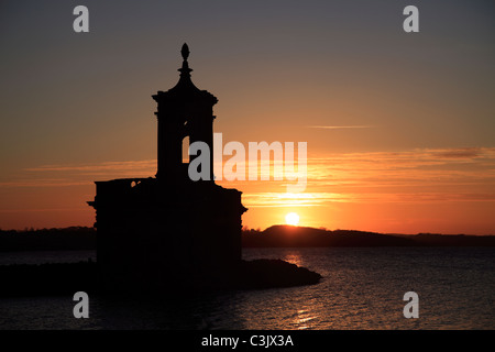 Sunset over Normanton chiesa su Rutland Serbatoio acqua; Rutland County; Inghilterra; Regno Unito Foto Stock