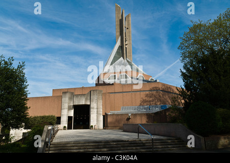 dh St Peter e St Paul Church CLIFTON CATHEDRAL BRISTOL INGHILTERRA edificio cattolico inglese moderno architettura inglese elegante Foto Stock