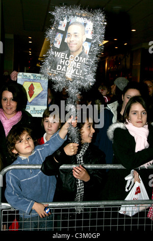 Ventole Danyl Johnson detiene un concerto gratuito presso il Broad Street Mall nella sua città natale di lettura, Inghilterra - 15.12.09 Shaun Bailey/ Foto Stock