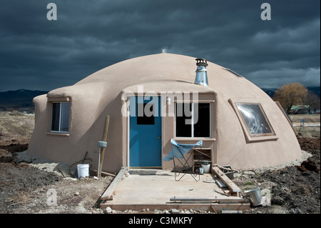 Questa energia efficiente "cupola onolithic' house è realizzato utilizzando una cupola di vinile e strati di schiuma. Foto Stock