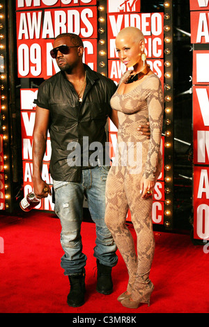 Kanye West e Amber Rose 2009 MTV Video Music Awards (VMA) presso la Radio City Music Hall - Arrivi New York City, Stati Uniti d'America - Foto Stock