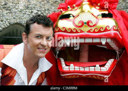Shane Richie Photocall per lanciare la pantomima 'Aladdin" che si terrà presso lo Swan Theatre High Wycombe, Buckinghamshire - Foto Stock