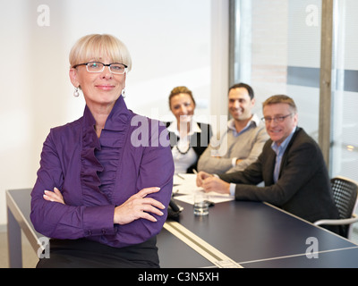 Leader di Busines donna in riunione Foto Stock