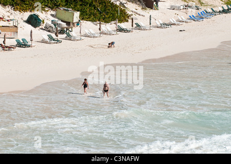 Spiaggia di gru a carroponte Beach Resort Barbados, dei Caraibi. Foto Stock