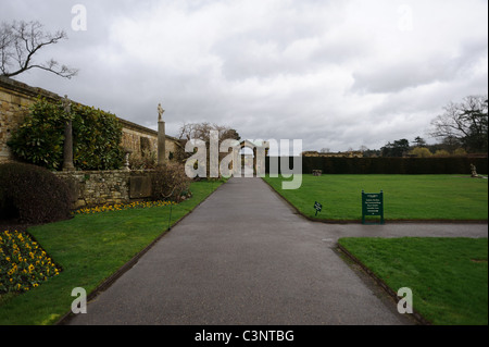 I giardini del castello di Hever, Kent Foto Stock