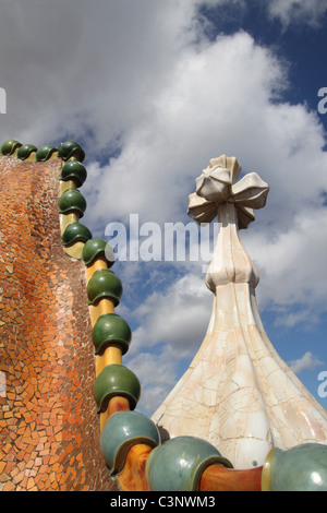 Tetto ad arco della Casa Batllo, Casa dels ossos (casa di ossa), Barcellona, Spagna restaurato da Antoni Gaudi. Foto Stock