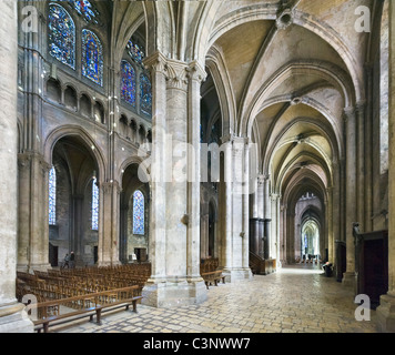 Gli interni della cattedrale di Notre Dame di Chartres, Francia Foto Stock