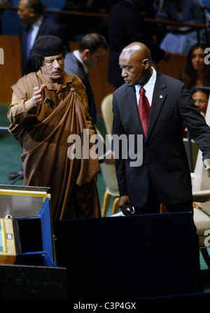 Il leader libico Colonnello Gadhafi assiste la 64a Assemblea Generale presso la sede delle Nazioni Unite il 23 settembre 2009 in nuovo Foto Stock