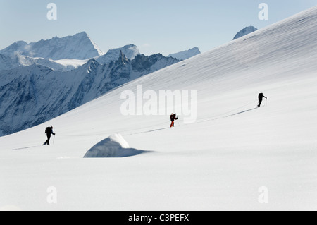 Un inizio di mattina vista sulla Haute Route tour sugli sci, Svizzera. Foto Stock