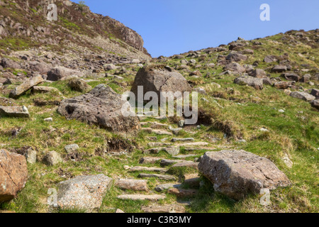 A piedi fino e oltre Haystacks in Ennerdale Valley Foto Stock