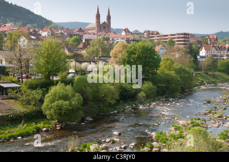 Murgvalley, Cityscape visualizza Forbach, Foresta Nera, Germania Foto Stock