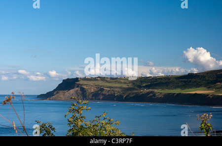 Vista su Robin Hood's Bay verso il picco Ravenscar Foto Stock