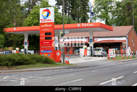 Totale di benzina stazione di riempimento sulla a3 a Hindhead, surrey, Regno Unito Foto Stock