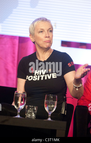 Annie Lennox parla durante una conferenza a Washington, DC. Foto Stock