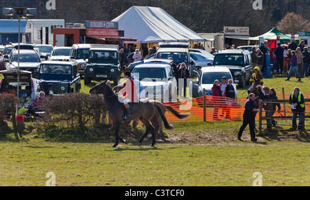 Punto a Punto A HOWICK CHEPSTOW CON PILOTA E HUNTSMAN Foto Stock