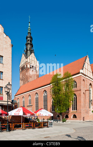 St Nicholas Cathedral in restored Old Town, Elblag, Regione di Warmia, Polonia Foto Stock