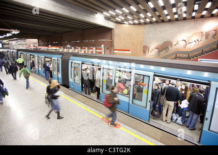 La stazione della metropolitana di Santiago de Chile Foto Stock