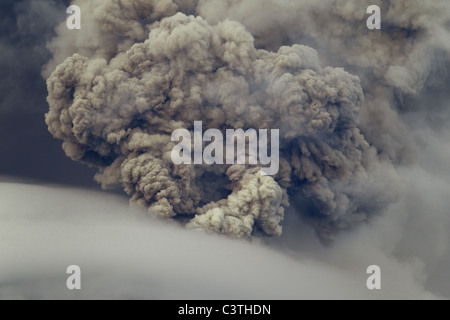 Esplosione di piroclastici oltre il vulcano Tungurahua Maggio 2011 Ecuador Foto Stock