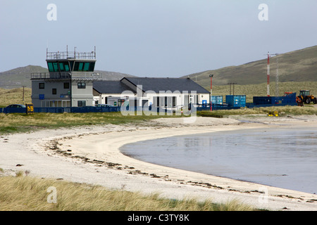 Traigh Mhor barra aeroporto cockle strand atterraggio Isle of Barra Ebridi Esterne Western Isles della Scozia Foto Stock