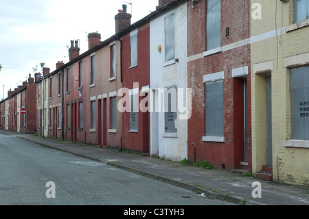 Proprietà terrazzati in maggiore Broughton,Salford, in attesa di demolizione obbligatoria seguente ordine di acquisto da Salford City Council. Foto Stock