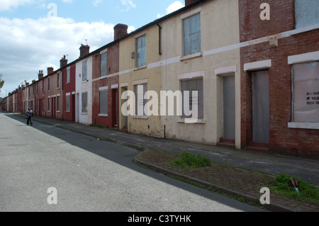 Proprietà terrazzati in maggiore Broughton,Salford, in attesa di demolizione obbligatoria seguente ordine di acquisto da Salford City Council. Foto Stock