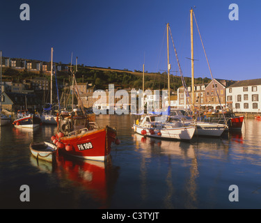 UK,Cornwall,Mevagissey porto e le barche Foto Stock