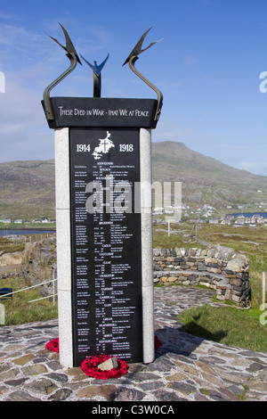 Mondo Memoriale di guerra nei pressi di castlebay Isle of Barra Ebridi Esterne Western Isles della Scozia Foto Stock