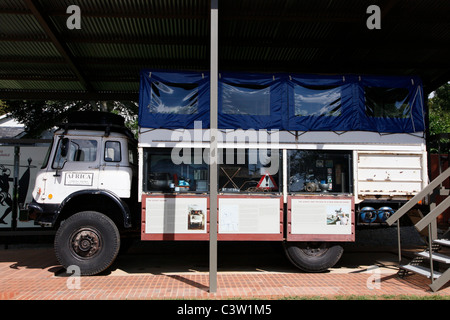 Overland carrello utilizzato per contrabbandare armi in Sud Africa. Il museo a foglia di gigli fattoria dove Nelson Mandela è stato catturato. Foto Stock