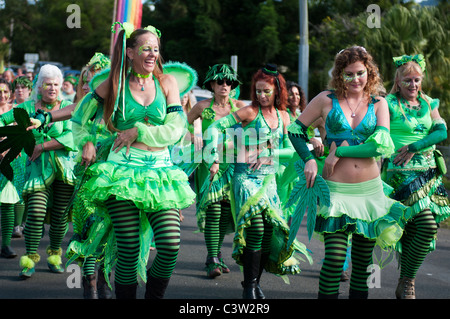 Ganja fate prendere parte del Nimbin Mardi Grass parade. Foto Stock