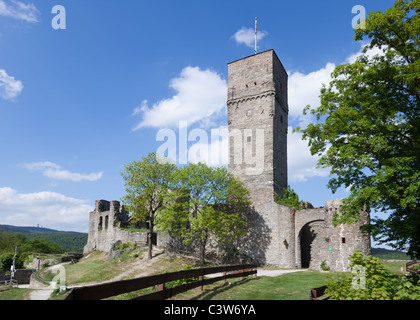 Le rovine del castello di Koenigstein, risalente in parti circa 800 anni. Koenigstein è situato nelle colline Taunus. Foto Stock